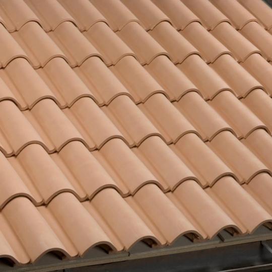 cerveny kralovsky stresny alebo antikvarny kryt stredomorsky klasicky taliansky toskansky brat sestra pokrytie keramicka coppo strecha fbm rustikalny skridla vidiecka chata (1).jpg